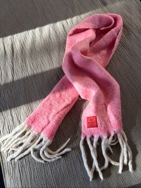 Erfurt Pink Wool Blend Fringe Scarf